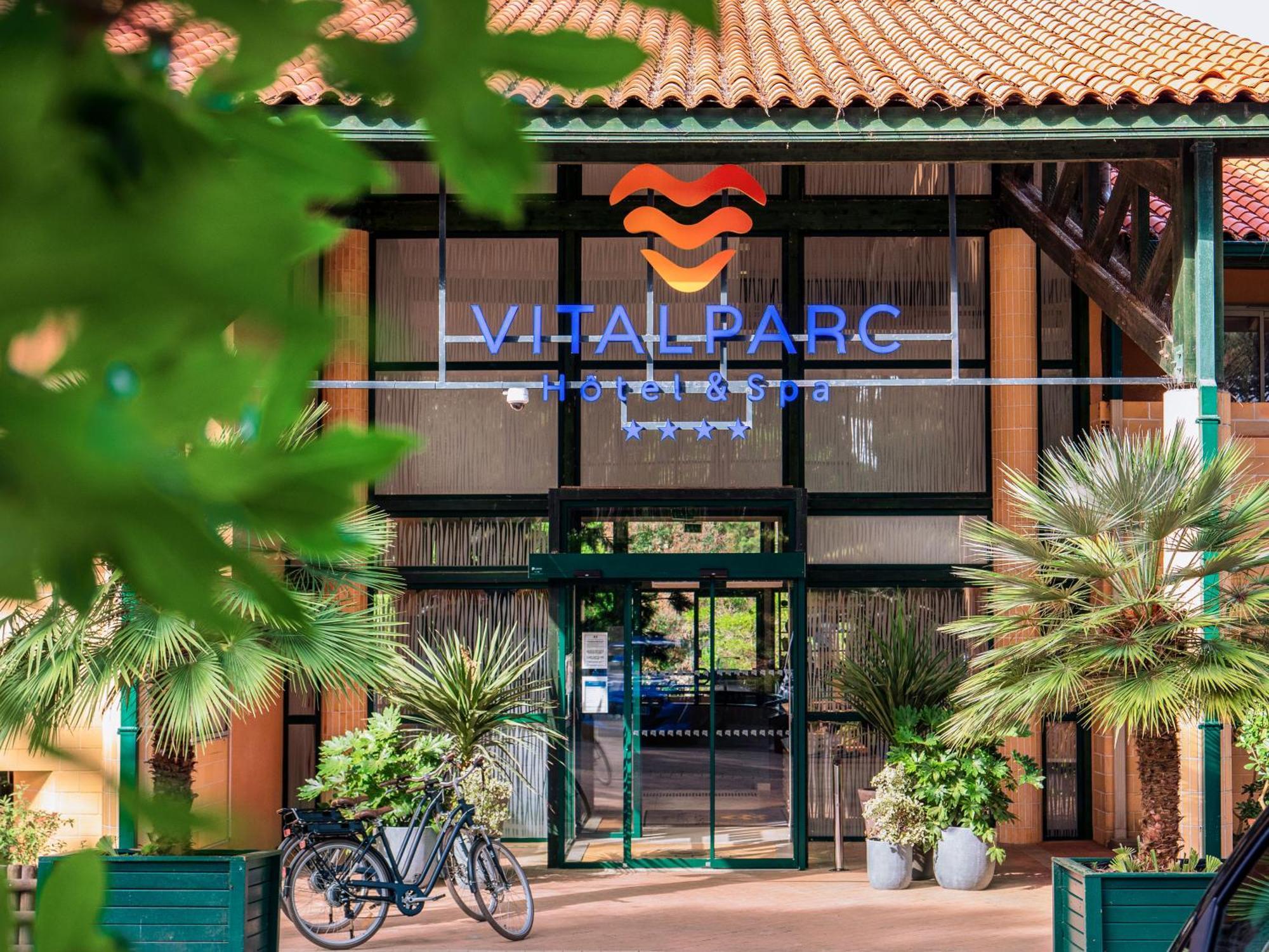 Hotel & Spa Vitalparc, The Originals Collection Лаканау Екстериор снимка