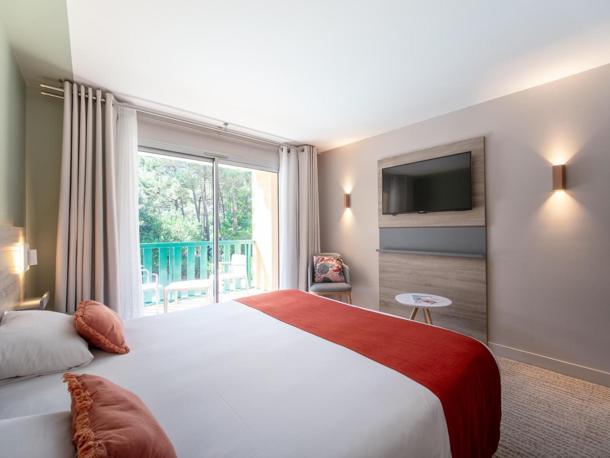 Hotel & Spa Vitalparc, The Originals Collection Лаканау Екстериор снимка