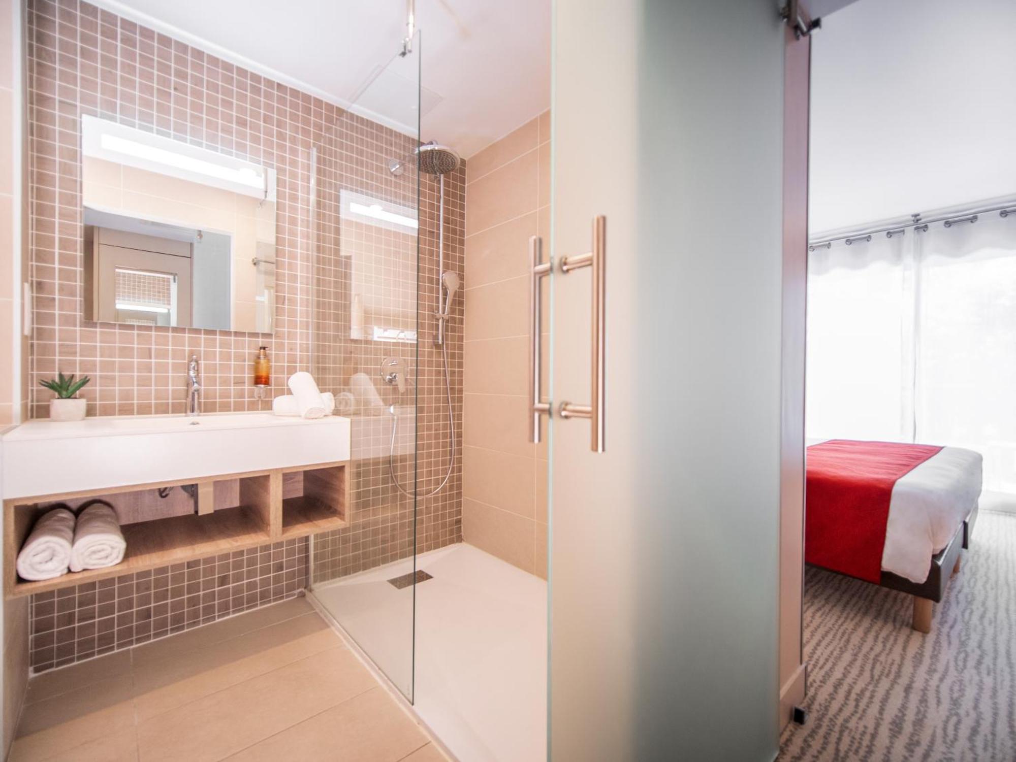 Hotel & Spa Vitalparc, The Originals Collection Лаканау Екстериор снимка