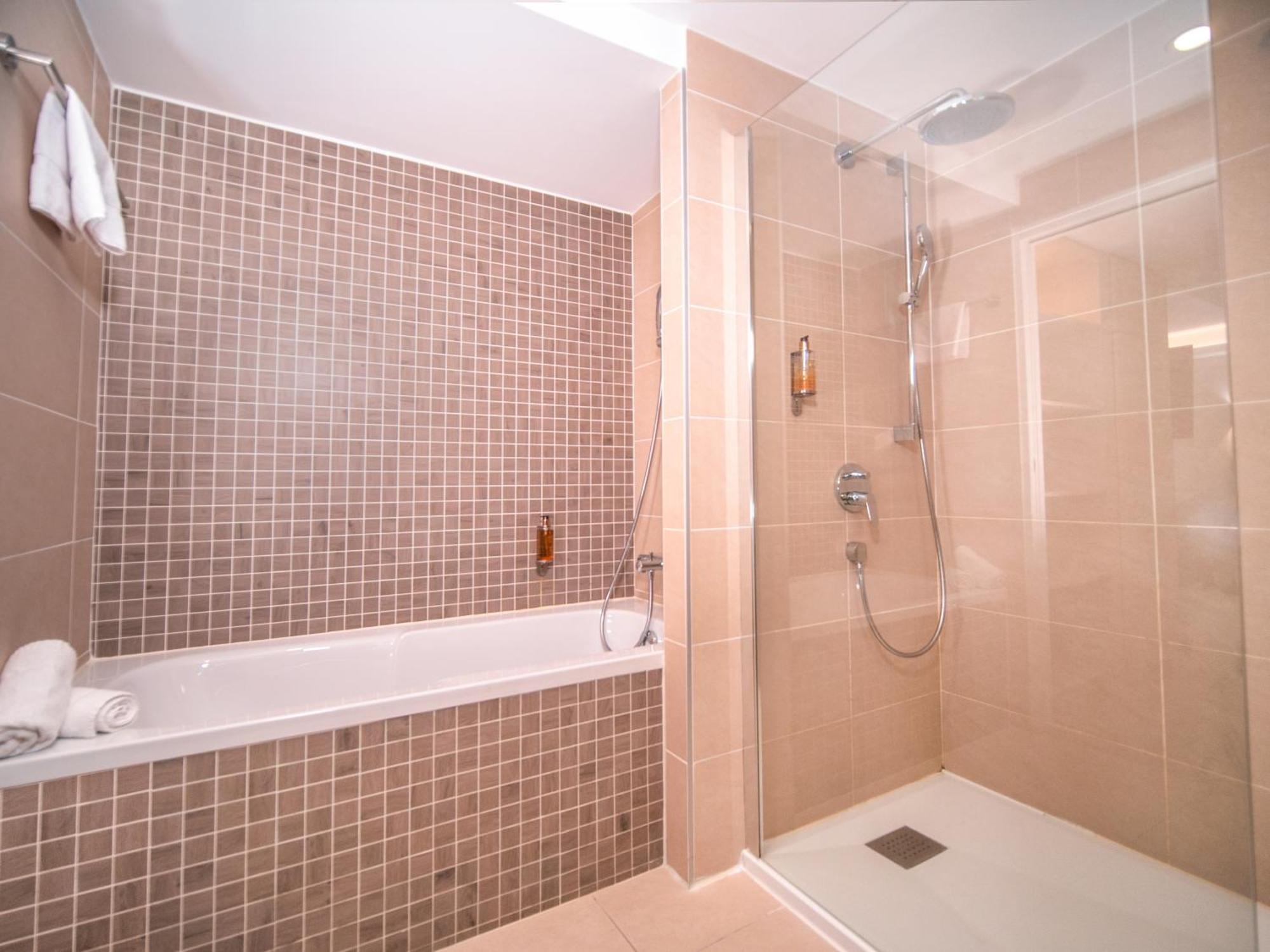 Hotel & Spa Vitalparc, The Originals Collection Лаканау Екстериор снимка
