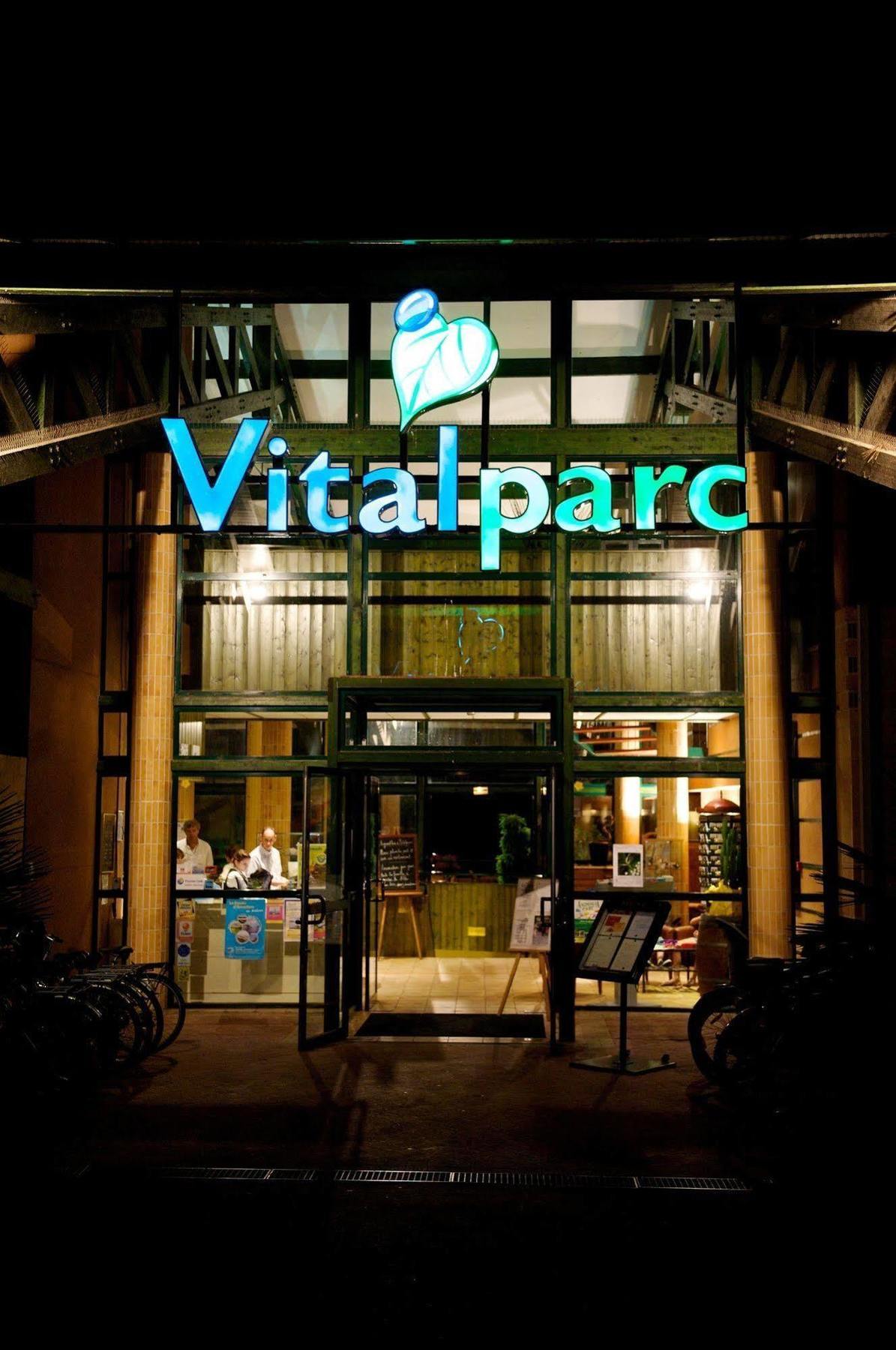 Hotel & Spa Vitalparc, The Originals Collection Лаканау Екстериор снимка