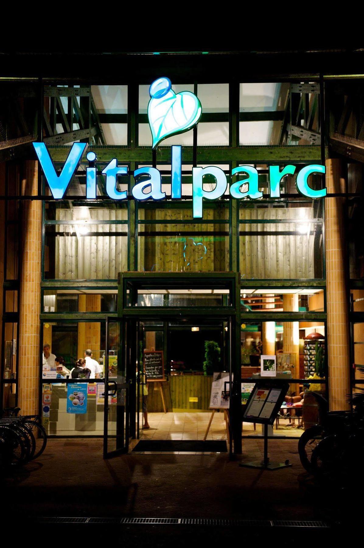 Hotel & Spa Vitalparc, The Originals Collection Лаканау Екстериор снимка